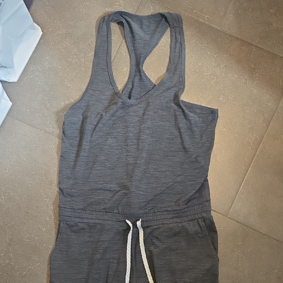 Vuori Charcoal Jumpsuit with Drawstring Waist - Picture 4 of 6